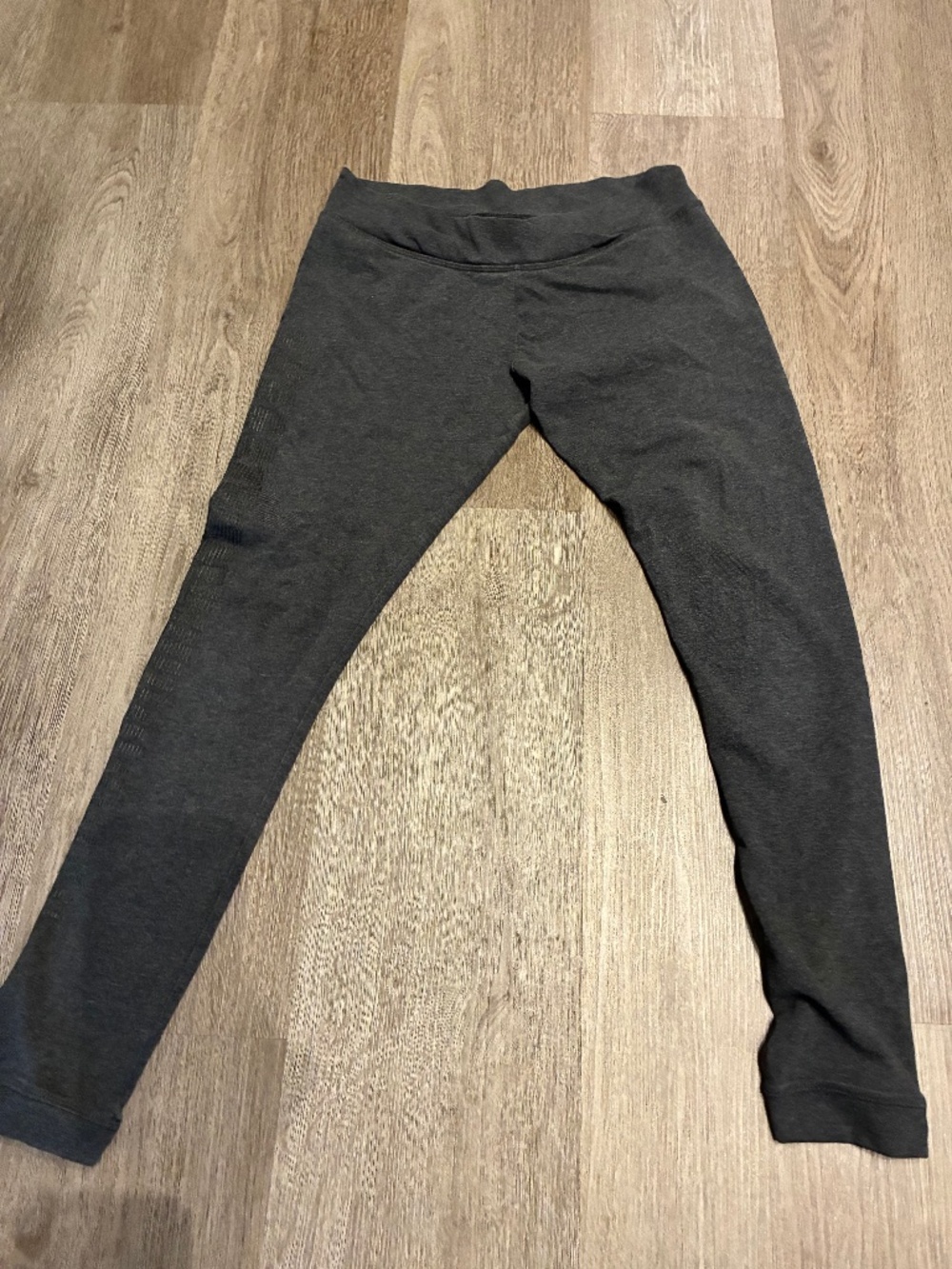 Puma Athletic leggings/ Pants Gray. Size Small. Active and Casual wear